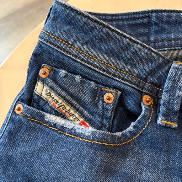 Diesel Larkee Regular Straight Button Fly Stretch Jeans. - Picture 6 of 16